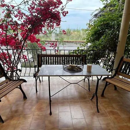 με σοφίτα * Chalkís