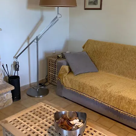 με σοφίτα Chalkís