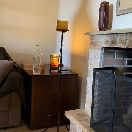 με σοφίτα * Chalkís