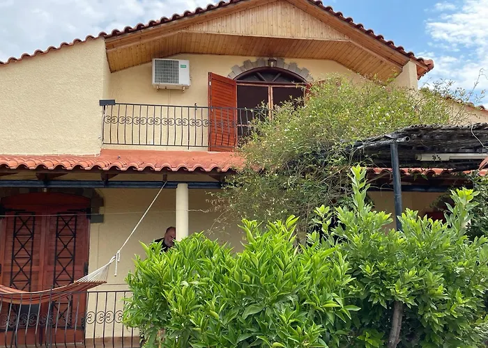 με σοφίτα Chalkís