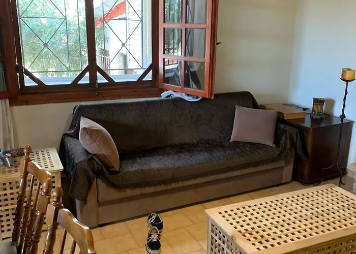 με σοφίτα Chalkís